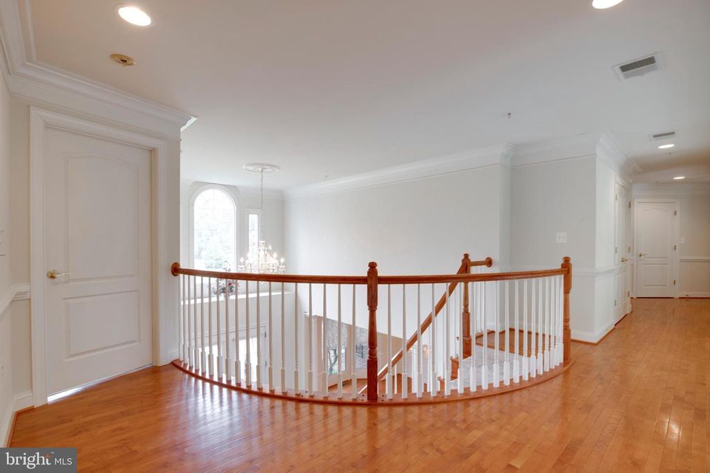 Image 40 of property listing at 19336 CYPRESS HILL WAY, Gaithersburg, MD 20879