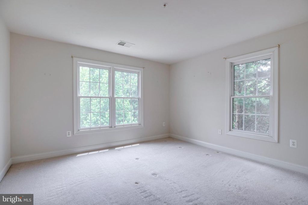 Image 46 of property listing at 19336 CYPRESS HILL WAY, Gaithersburg, MD 20879