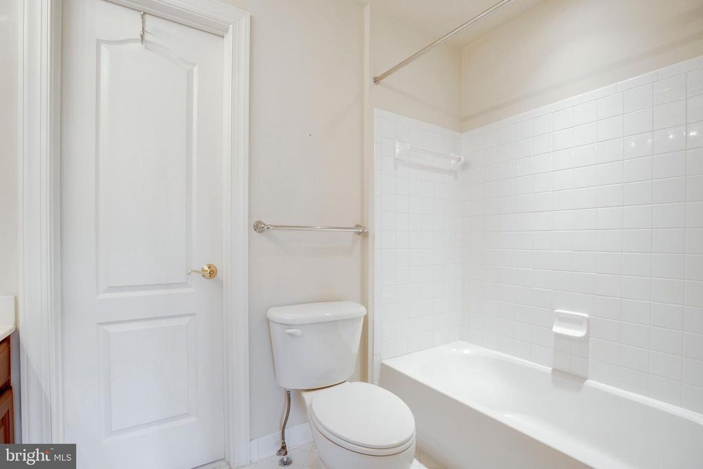 Image 49 of property listing at 19336 CYPRESS HILL WAY, Gaithersburg, MD 20879