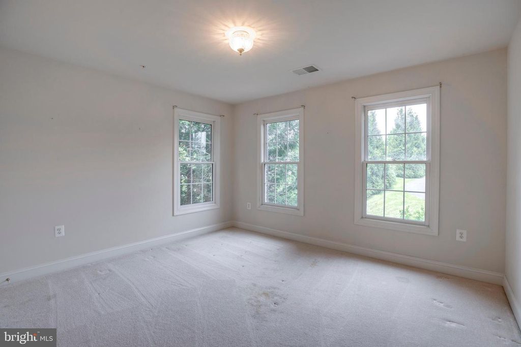 Image 50 of property listing at 19336 CYPRESS HILL WAY, Gaithersburg, MD 20879