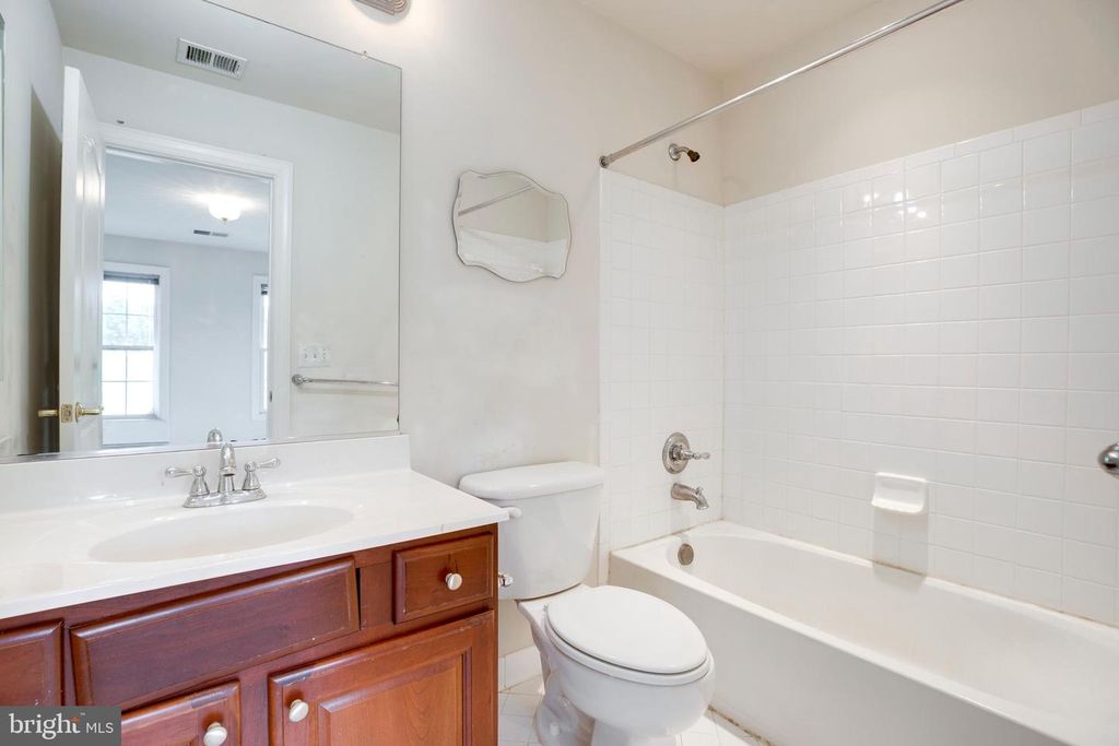 Image 54 of property listing at 19336 CYPRESS HILL WAY, Gaithersburg, MD 20879