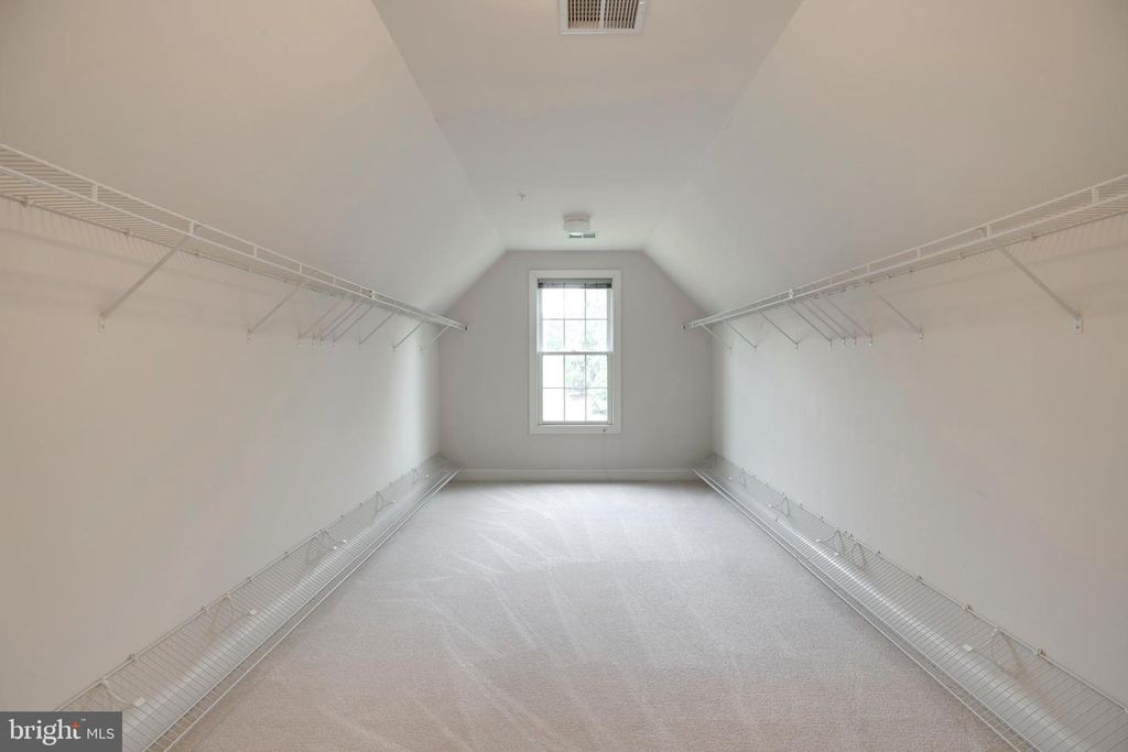 Image 65 of property listing at 19336 CYPRESS HILL WAY, Gaithersburg, MD 20879