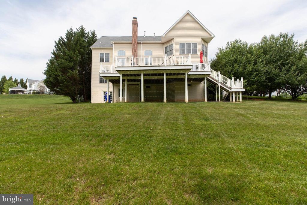 Image 73 of property listing at 19336 CYPRESS HILL WAY, Gaithersburg, MD 20879