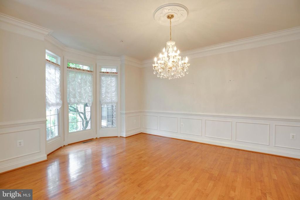 Image 8 of property listing at 19336 CYPRESS HILL WAY, Gaithersburg, MD 20879