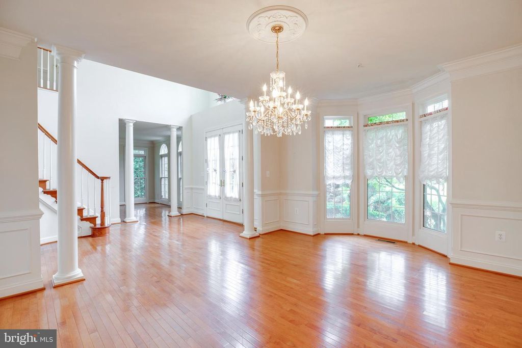 Image 9 of property listing at 19336 CYPRESS HILL WAY, Gaithersburg, MD 20879
