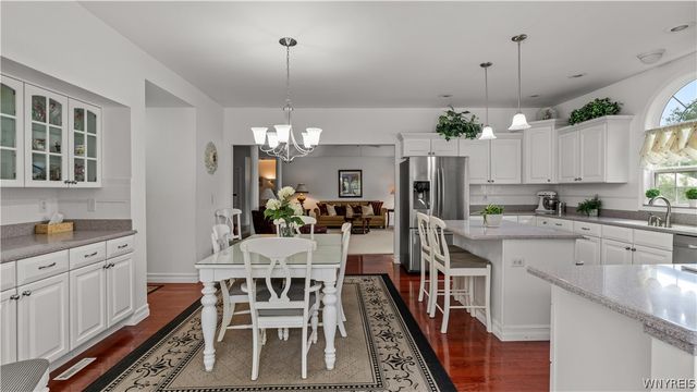 25 Elmsford Drive, West Seneca, NY 14224