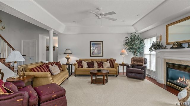 25 Elmsford Drive, West Seneca, NY 14224