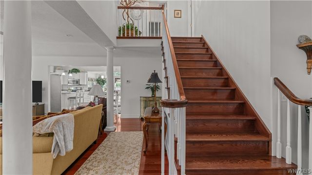 25 Elmsford Drive, West Seneca, NY 14224