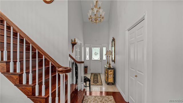 25 Elmsford Drive, West Seneca, NY 14224