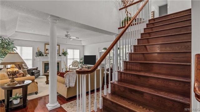 25 Elmsford Drive, West Seneca, NY 14224