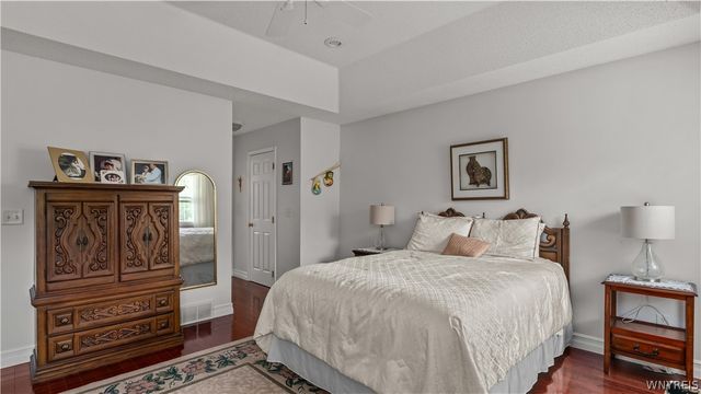 25 Elmsford Drive, West Seneca, NY 14224