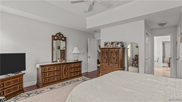 25 Elmsford Drive, West Seneca, NY 14224
