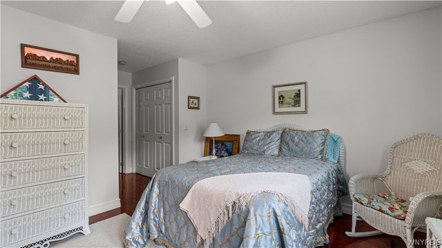 25 Elmsford Drive, West Seneca, NY 14224