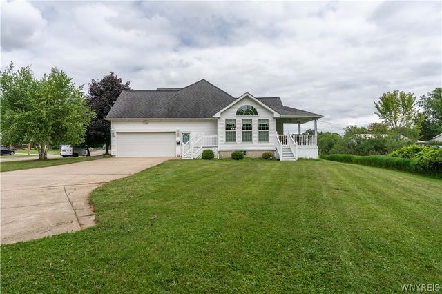 25 Elmsford Drive, West Seneca, NY 14224