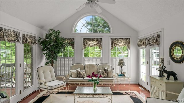 25 Elmsford Drive, West Seneca, NY 14224