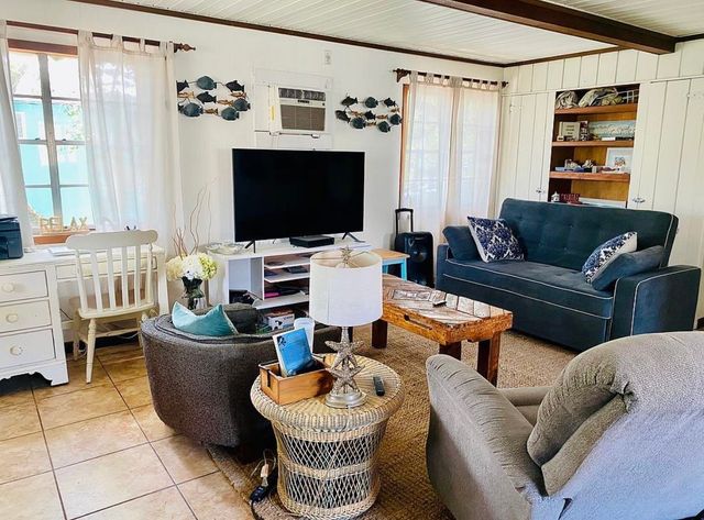 162 Smith Ln, Grand Isle, LA 70358