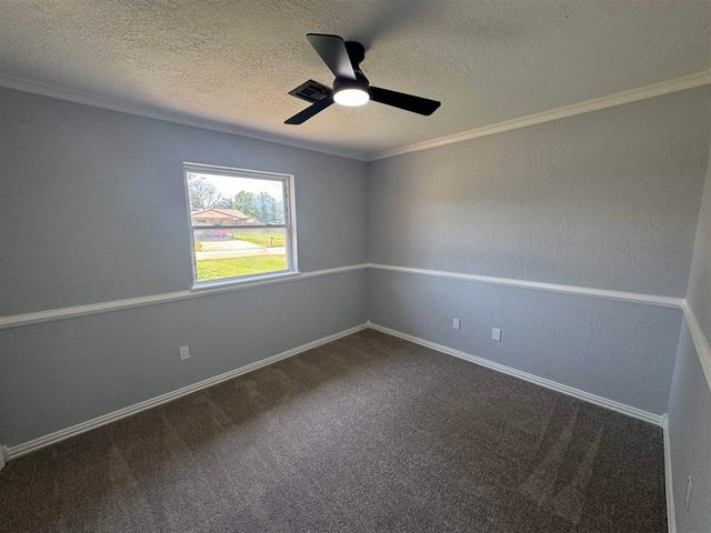 1650 NW 50th St, Lawton, OK 73505