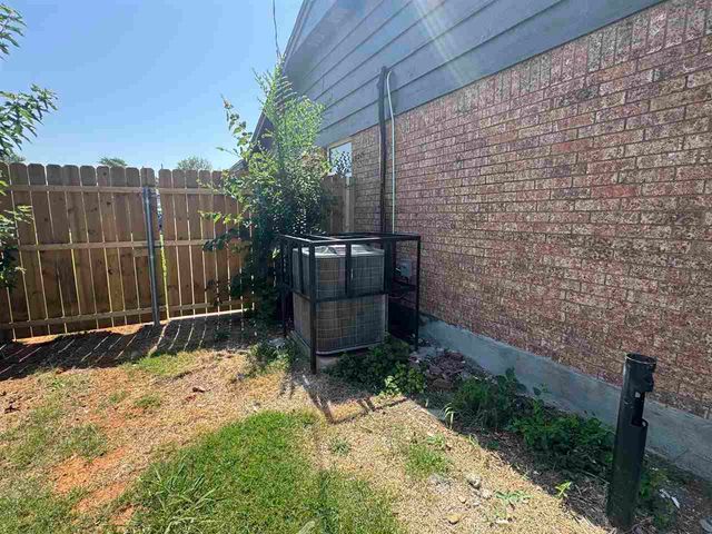 1650 NW 50th St, Lawton, OK 73505