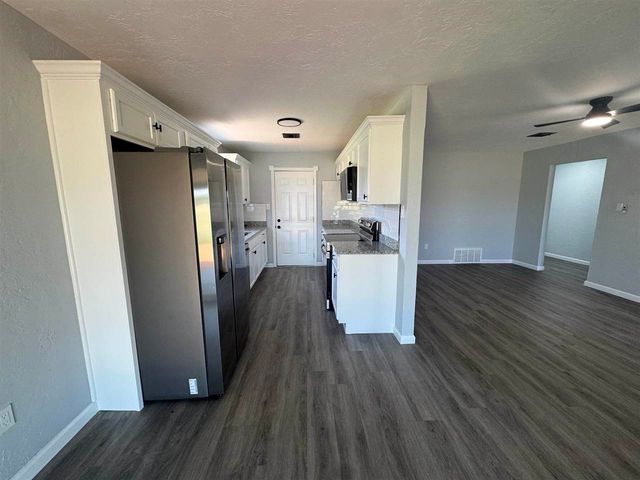 1650 NW 50th St, Lawton, OK 73505