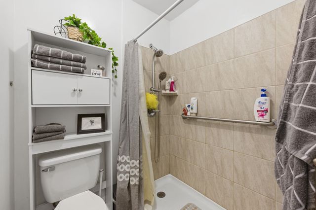 1121 N Hazelwood Ln, Wichita, KS 67212