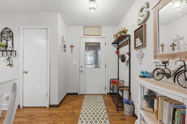 1121 N Hazelwood Ln, Wichita, KS 67212