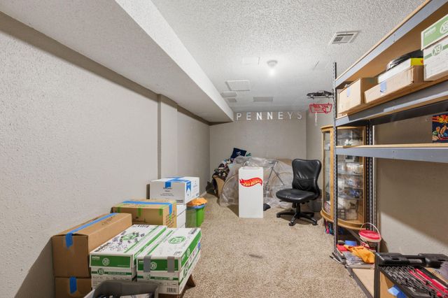 1121 N Hazelwood Ln, Wichita, KS 67212