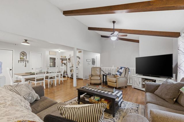 1121 N Hazelwood Ln, Wichita, KS 67212