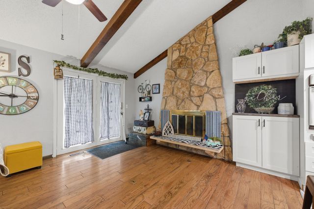 1121 N Hazelwood Ln, Wichita, KS 67212