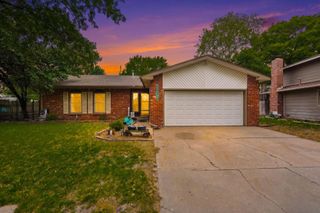 1121 N Hazelwood Ln, Wichita, KS 67212