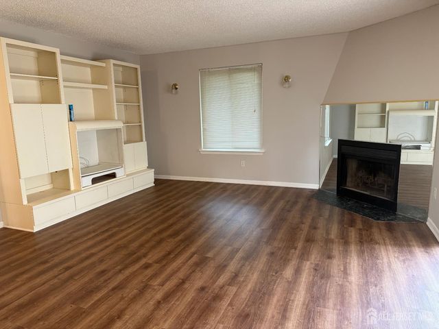 79 Park Gate Drive, Edison, NJ 08820