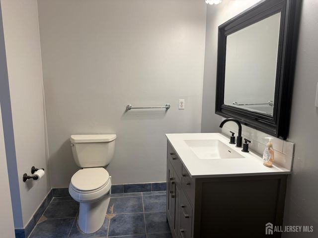 79 Park Gate Drive, Edison, NJ 08820