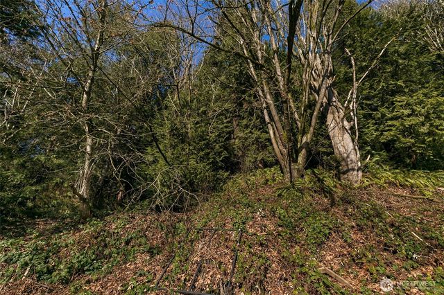 8109 Avondale Way NE, Redmond, WA 98052