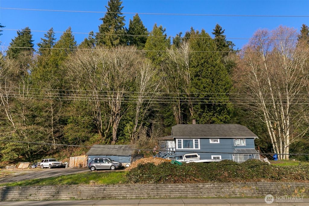 8109 Avondale Way NE, Redmond, WA 98052
