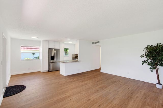 221 Waterford J, Delray Beach, FL 33446