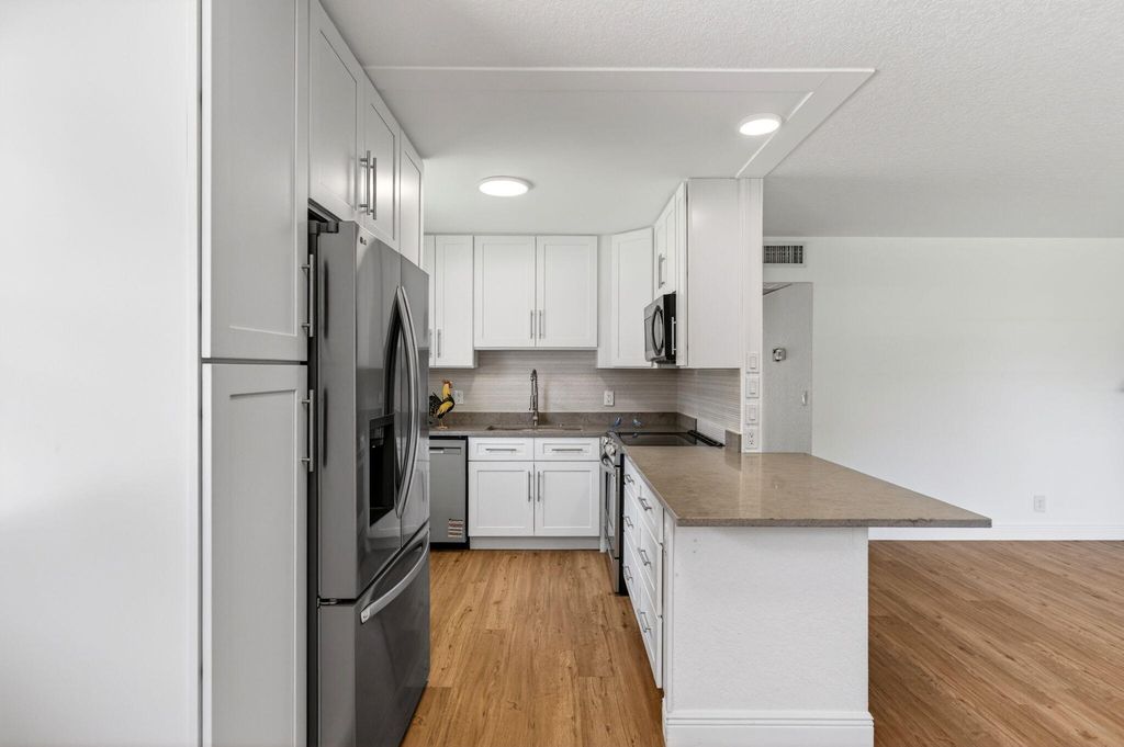 221 Waterford J, Delray Beach, FL 33446