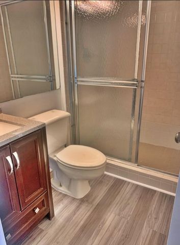 3915 Victoria Drive NE, West Palm Beach, FL 33406