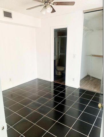 3915 Victoria Drive NE, West Palm Beach, FL 33406