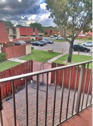 3915 Victoria Drive NE, West Palm Beach, FL 33406
