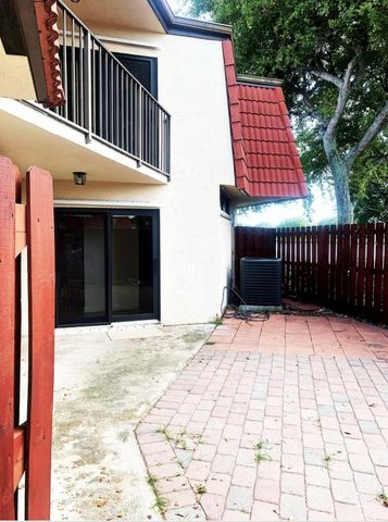 3915 Victoria Drive NE, West Palm Beach, FL 33406