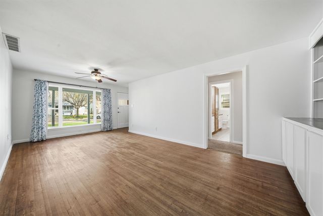 631 N Parkwood Ln, Wichita, KS 67208