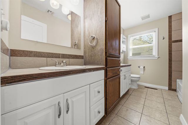 631 N Parkwood Ln, Wichita, KS 67208