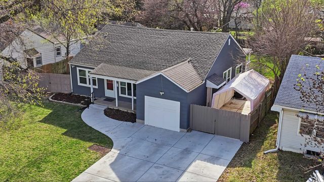 631 N Parkwood Ln, Wichita, KS 67208