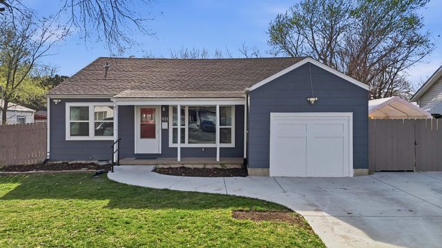 631 N Parkwood Ln, Wichita, KS 67208