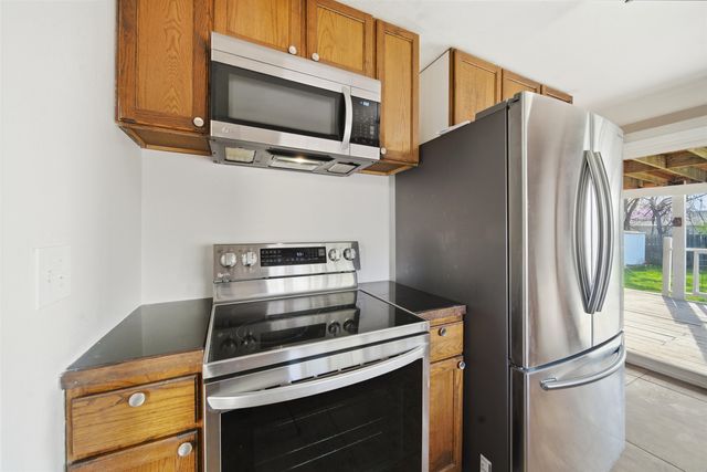 631 N Parkwood Ln, Wichita, KS 67208