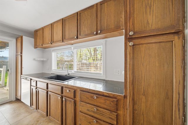 631 N Parkwood Ln, Wichita, KS 67208