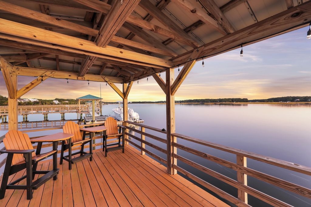 4586 Cape Island Drive, Awendaw, SC 29429