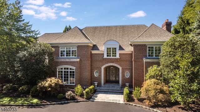 14 Grasmere Ct, Livingston Twp., NJ 07039