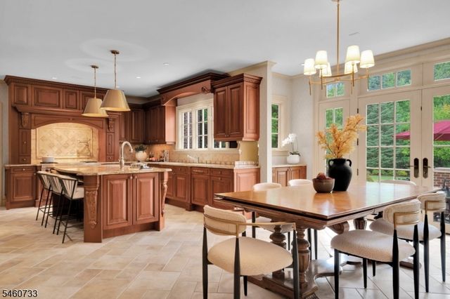 14 Grasmere Ct, Livingston Twp., NJ 07039
