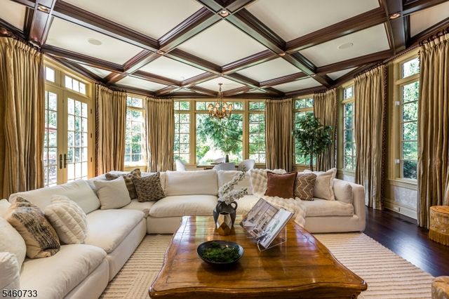 14 Grasmere Ct, Livingston Twp., NJ 07039