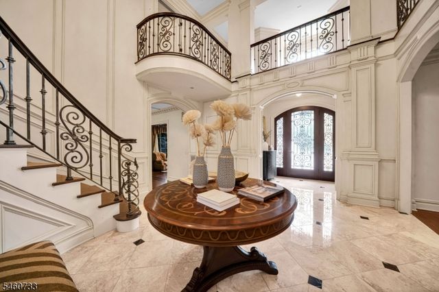 14 Grasmere Ct, Livingston Twp., NJ 07039